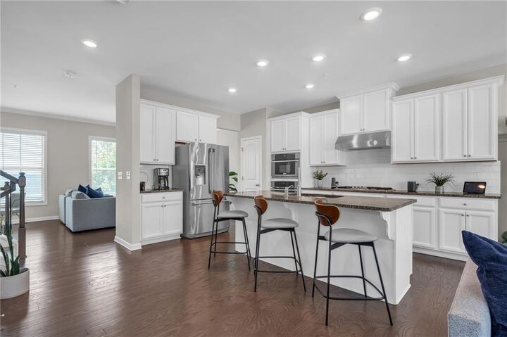 Property Photo: 424 Montclair Court GA 30188