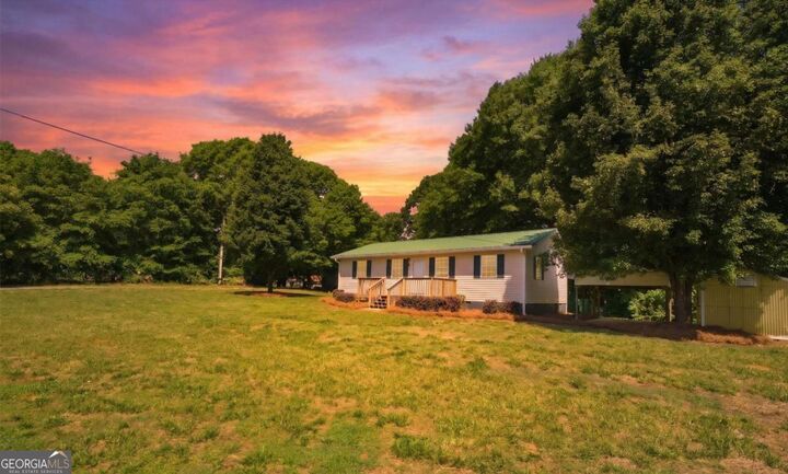 Property Photo: 894 Lakeview Drive GA 30565