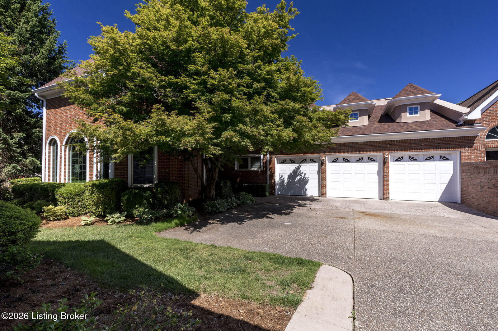 Property Photo:  2619 Alia Cir  KY 40222 