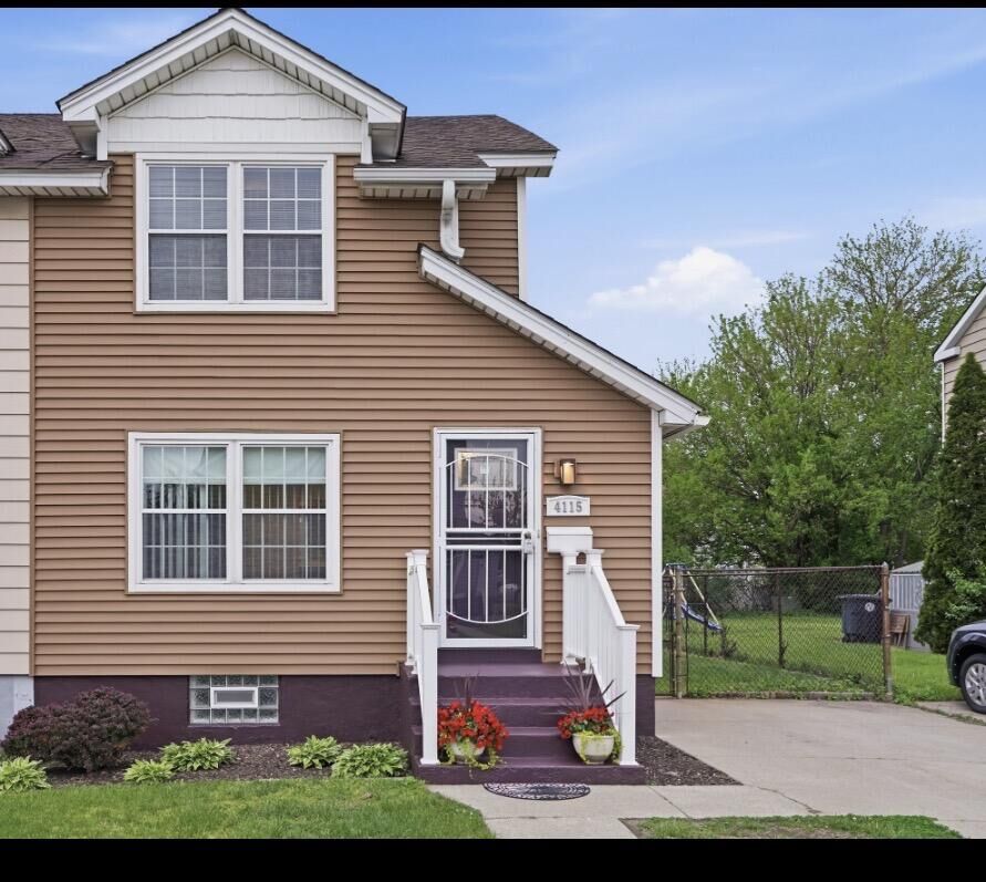 Property Photo:  4115 Butternut Street  IN 46312 