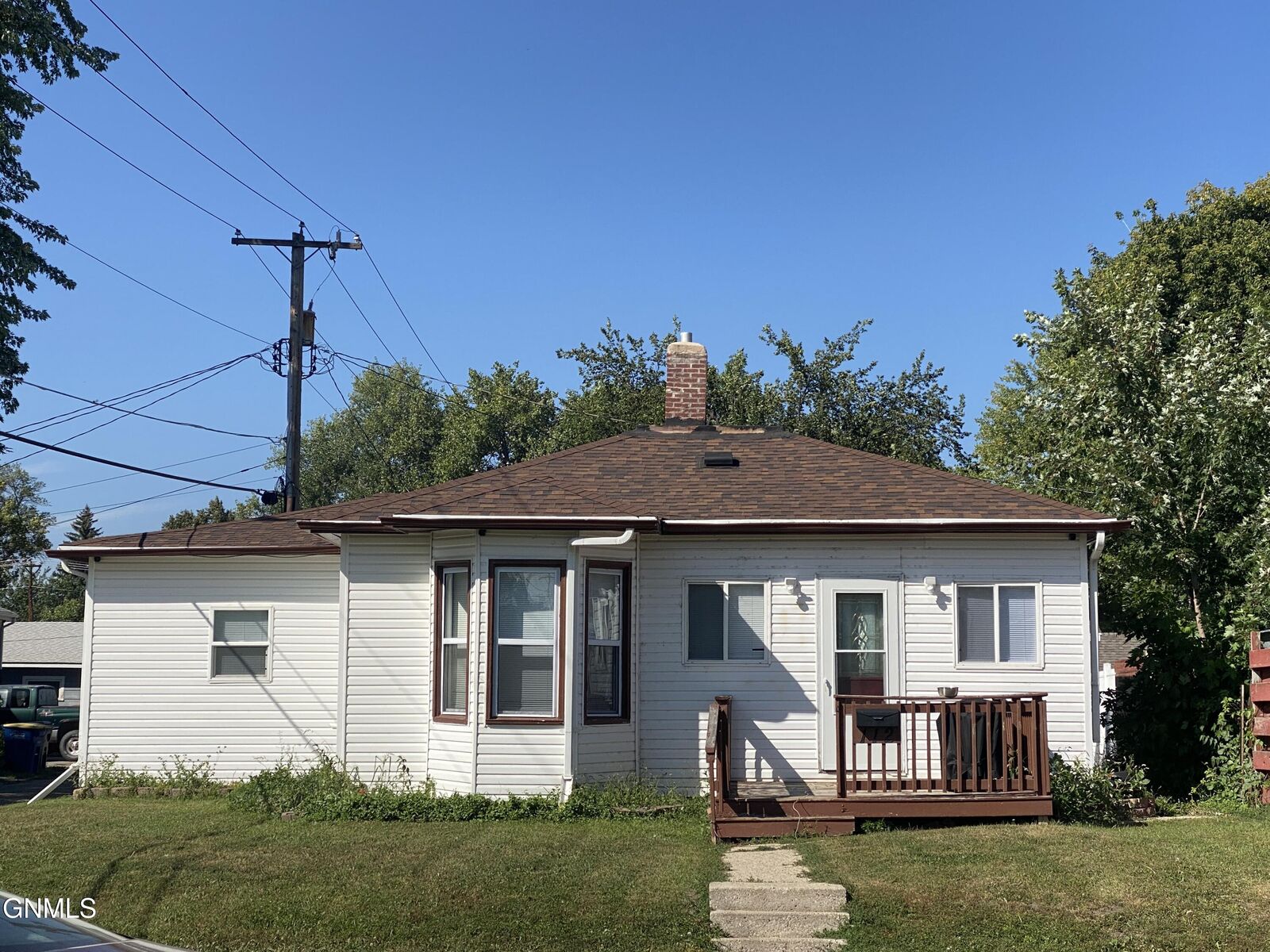 Property Photo:  112 7th Street NW  ND 58401 