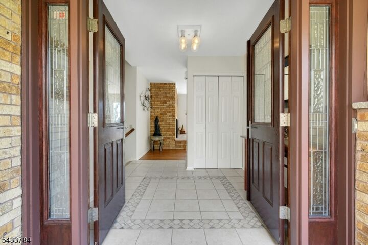 Property Photo:  6 Lynnfield Drive  NJ 07960 