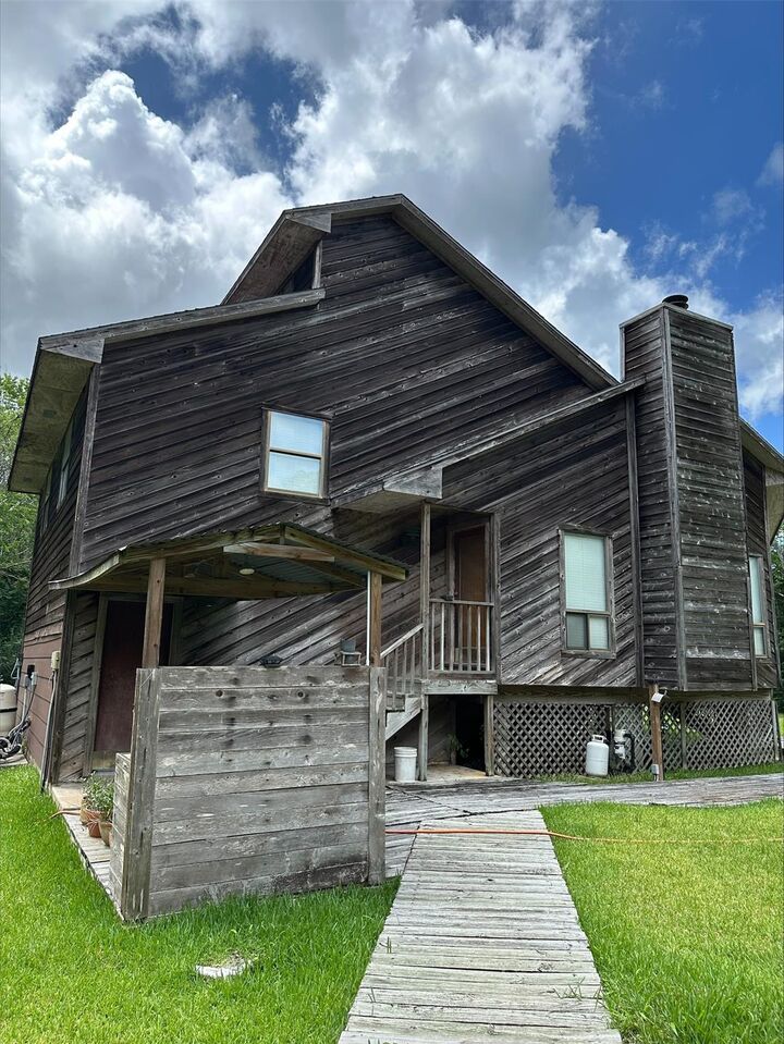 Property Photo: 1355 County Road 145 TX 77511