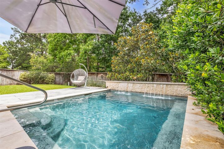 Property Photo: 246 Hearthshire Circle TX 77354