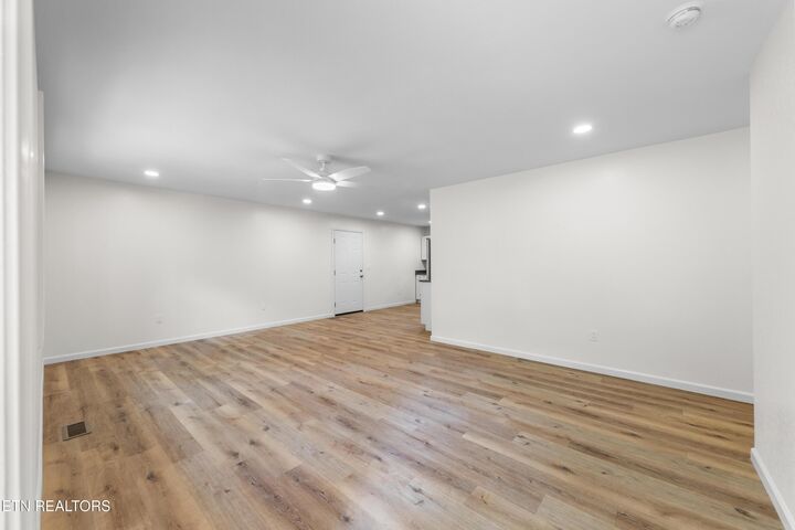 Property Photo:  410 W Hemlock St  TN 37766 