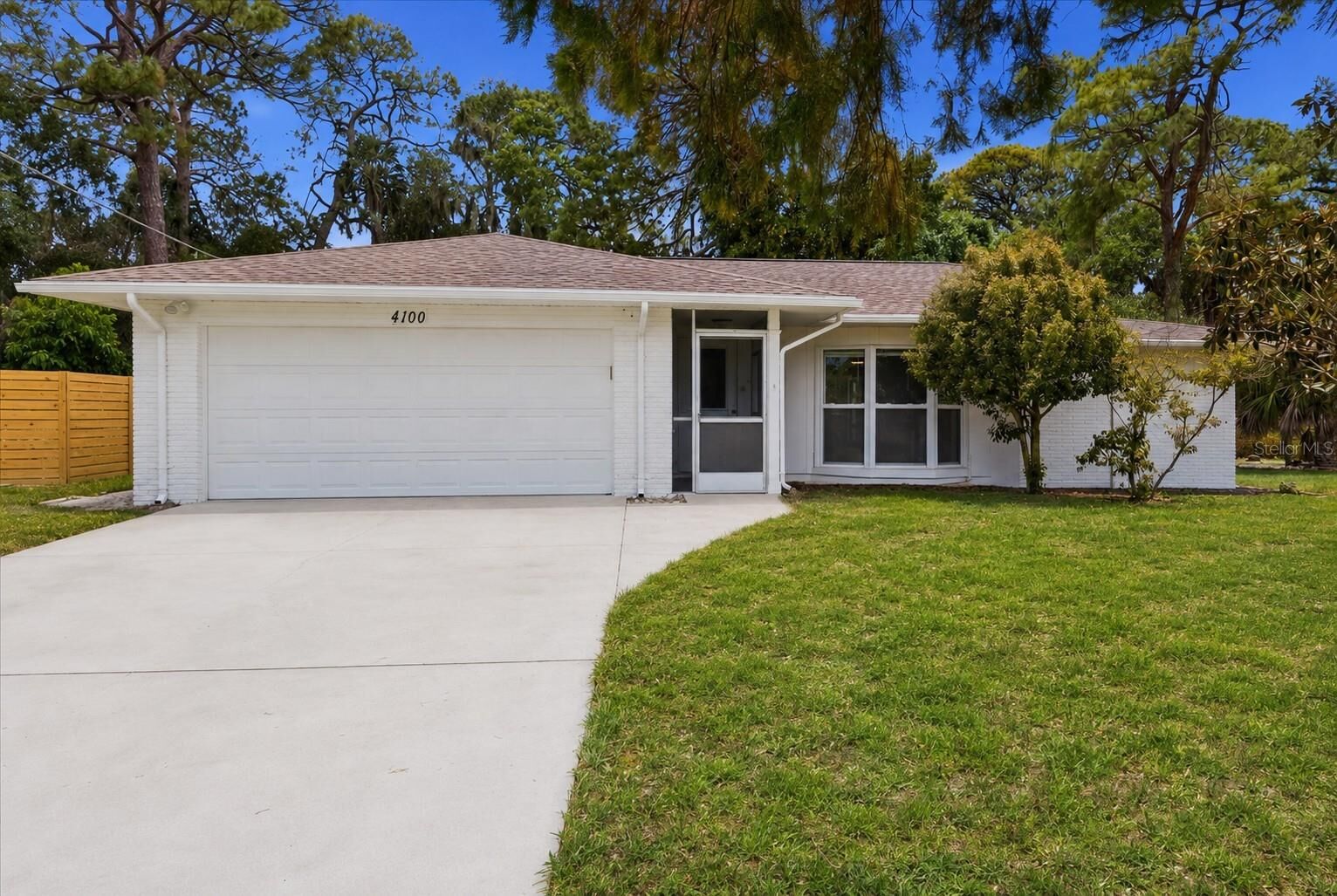 Property Photo: 4100 Tee Road FL 34235