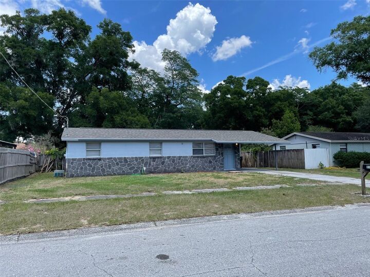Property Photo:  214 Paka Court  FL 33510 
