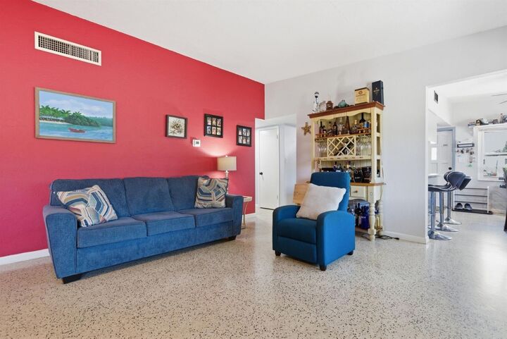 Property Photo: 5126 104th Street N FL 33708
