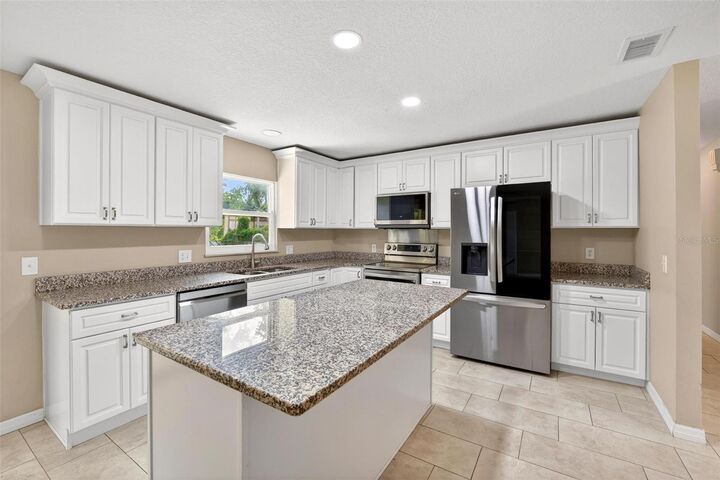 Property Photo:  481 S Triplet Lake Drive  FL 32707 