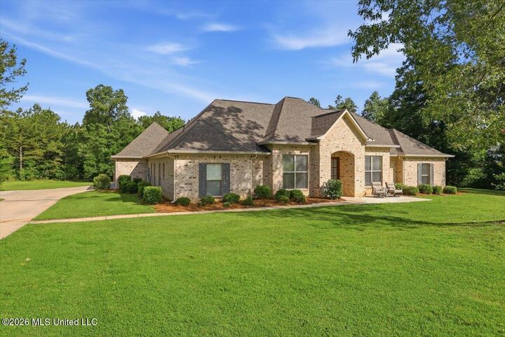 Property Photo:  637 Kylemore Lane  MS 39047 
