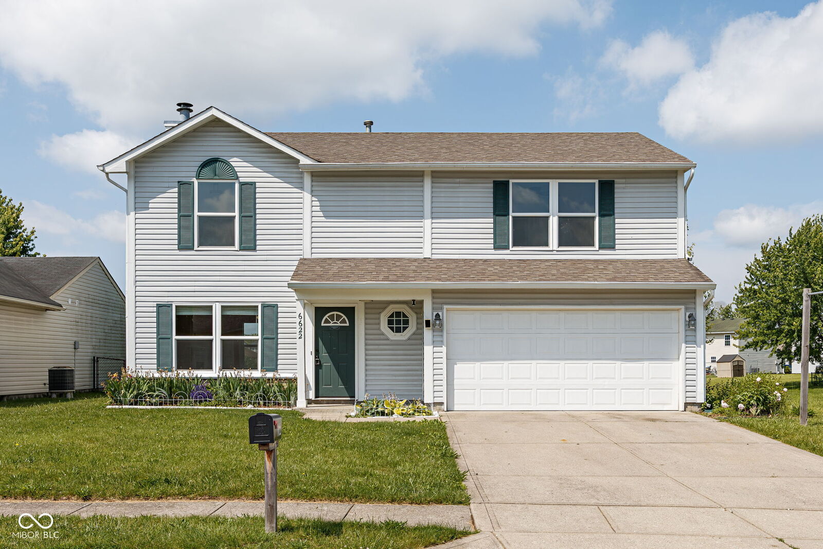 Property Photo: 6622 Townsend Way IN 46268