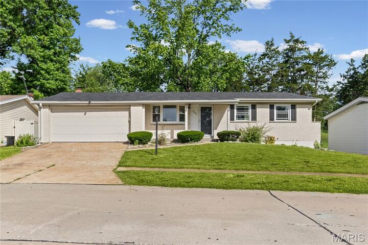 Property Photo: 2607 Camino Drive MO 63125
