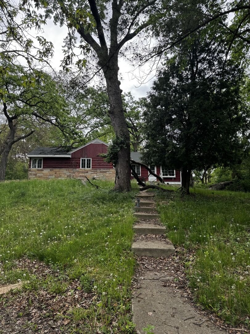 Property Photo:  409 Ski Hill Road  IL 60021 