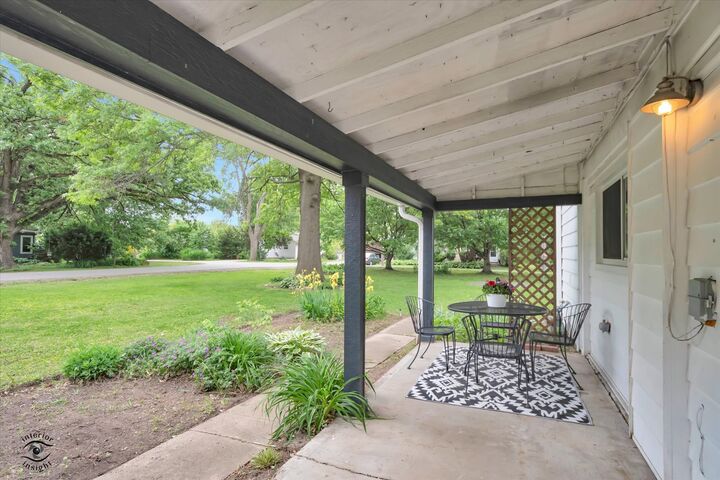 Property Photo: 32 Cross Street IL 60512