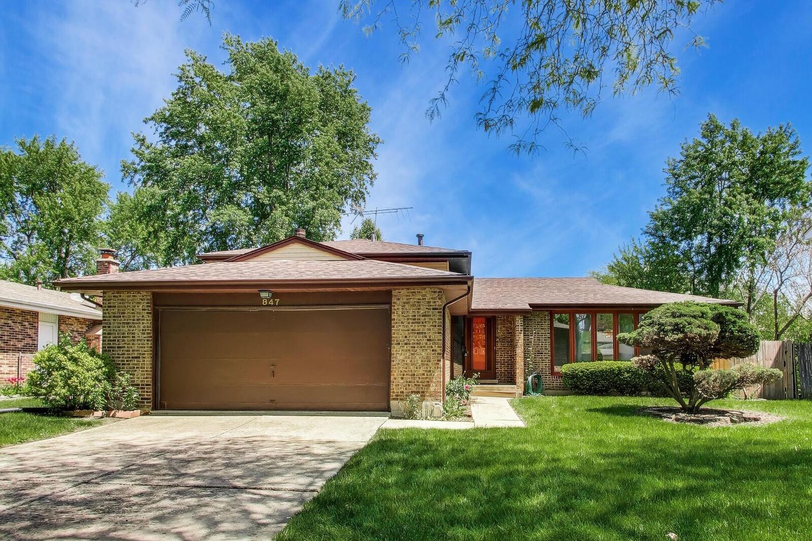 Property Photo:  847 College Avenue  IL 60443 