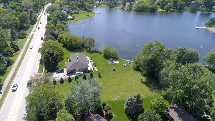 Property Photo: 806 Plainfield Road IL 60516
