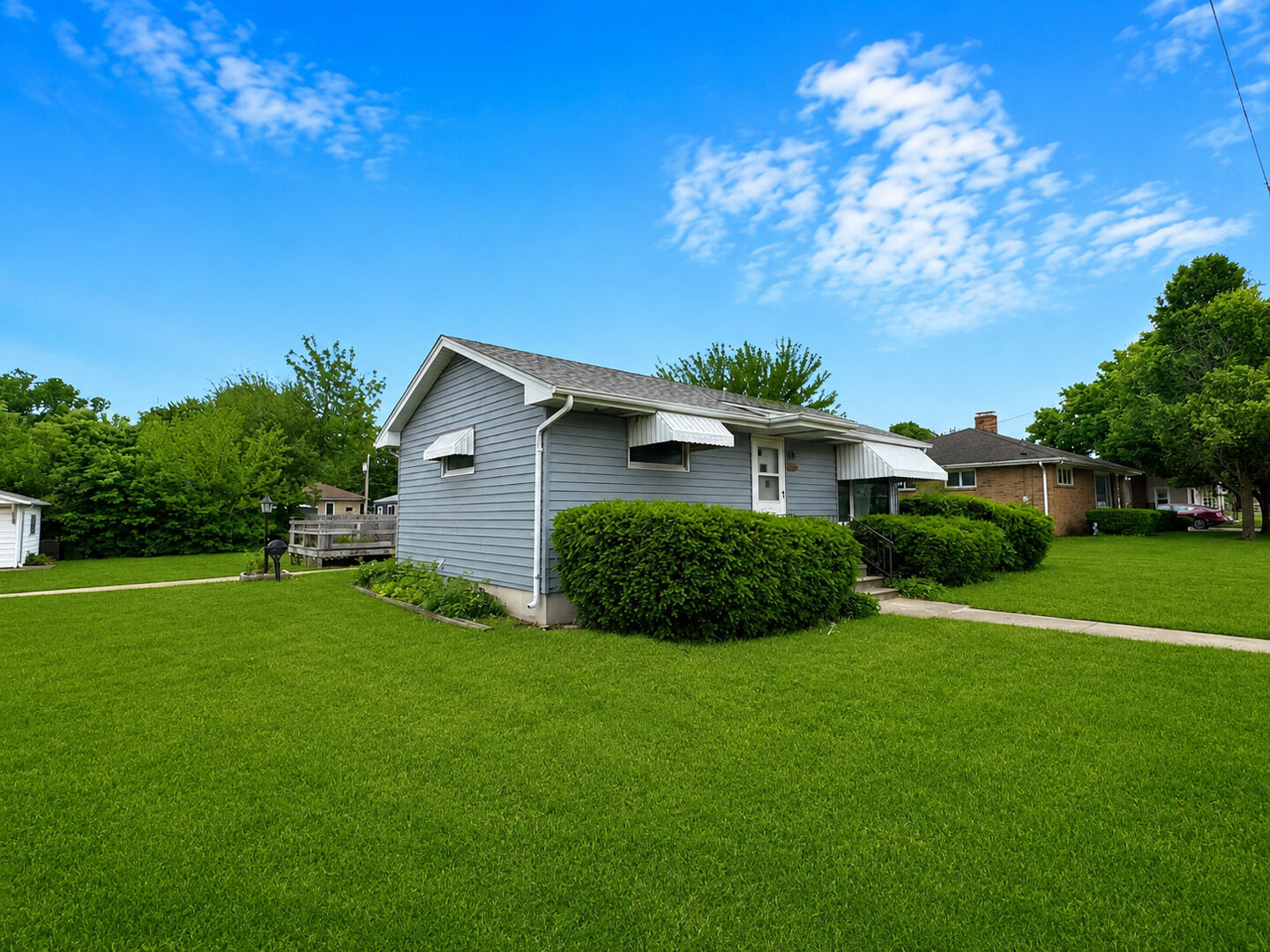 Property Photo: 1112 1st Avenue IL 61350