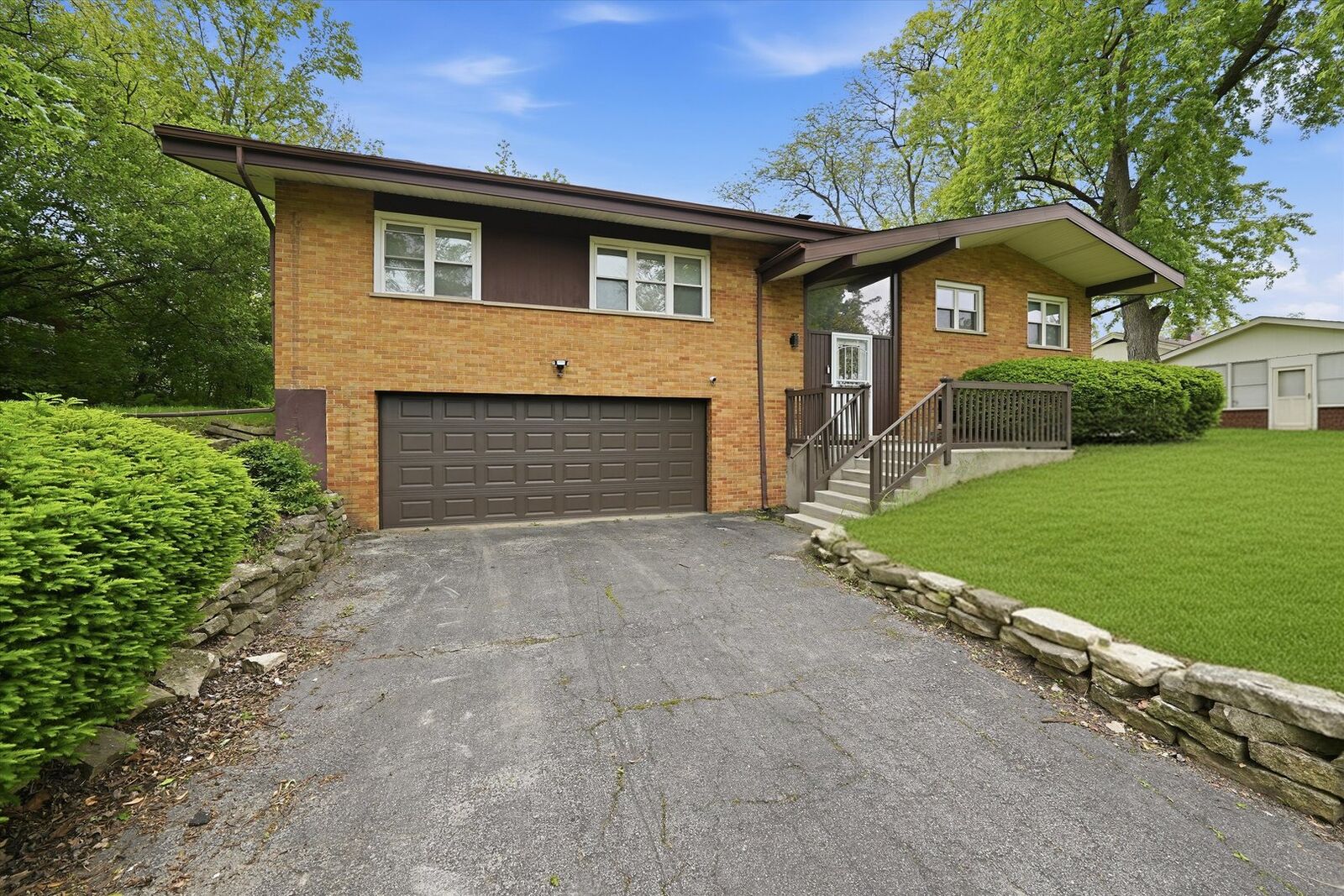 Property Photo:  2747 Perry Road  IL 60422 