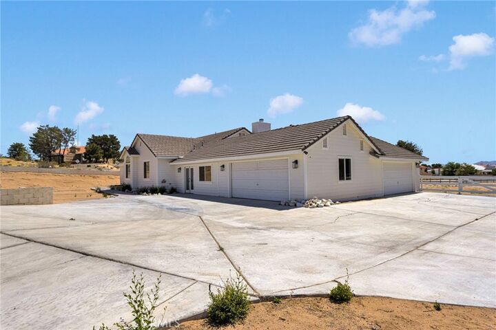 Property Photo: 27679 River Rock CA 92342