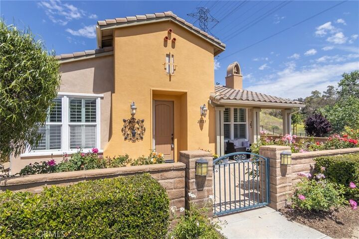 Property Photo:  23723 Maple Leaf Court  CA 91354 