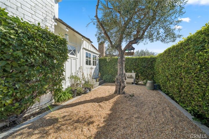Property Photo:  420 Acacia  CA 92625 