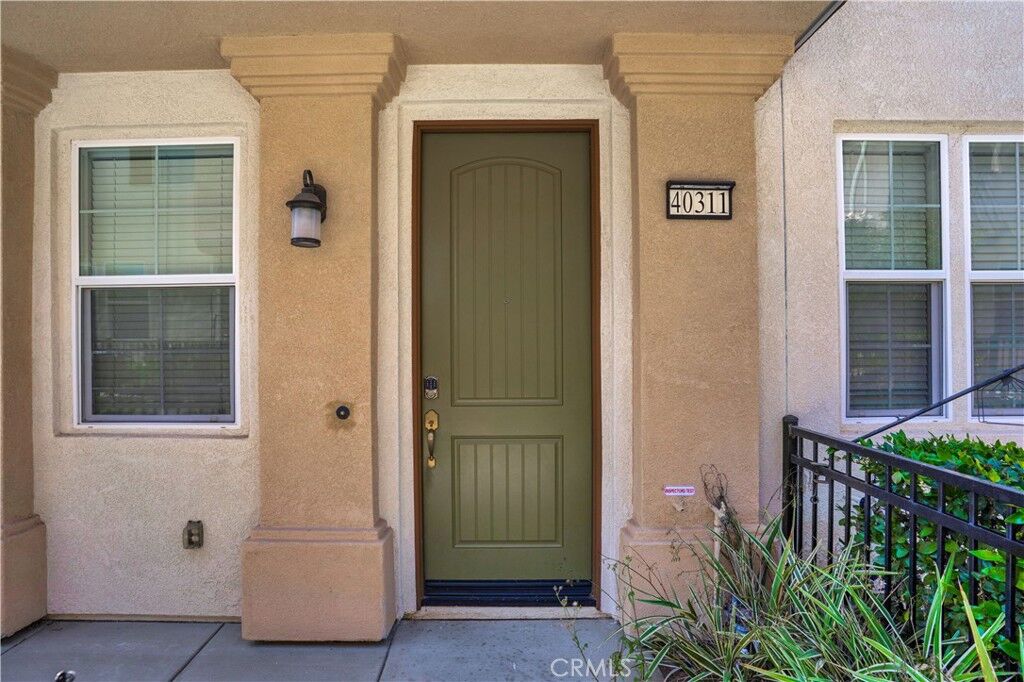 Property Photo:  40311 Calle Real  CA 92563 