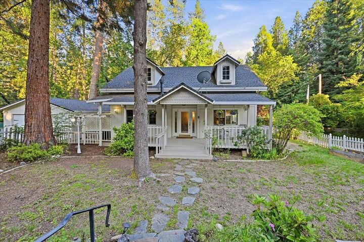 Property Photo:  516 Nursery Street  CA 95959 