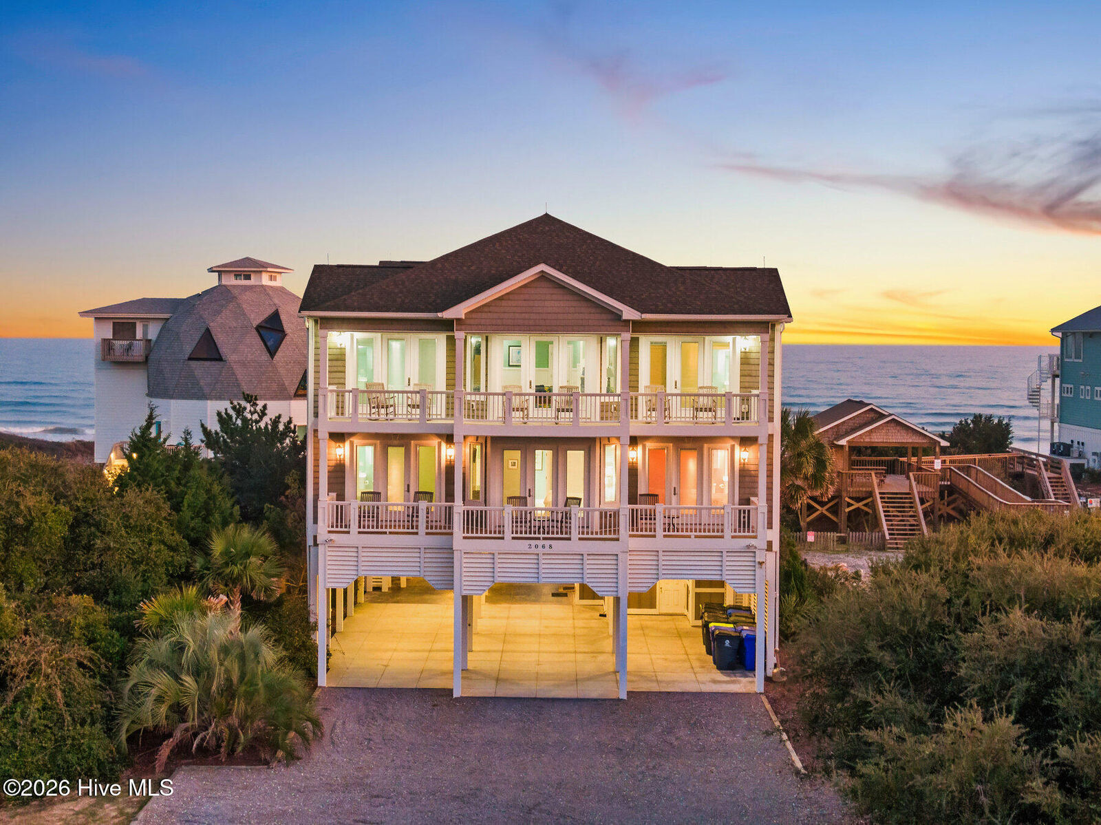 Property Photo:  2068 New River Inlet Road  NC 28460 