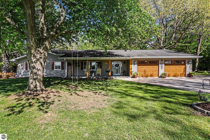 Property Photo: 341 S Lincoln MI 48858