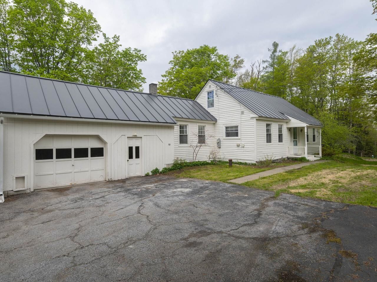 Property Photo:  8913 County Road  VT 05648 