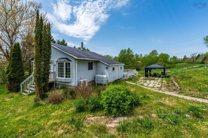 445 Highway 201 — photo 1