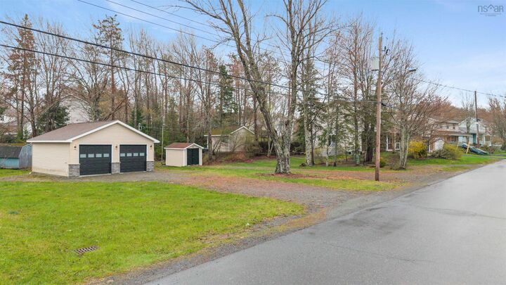 Property Photo: 17 Pineview Crescent NS B0K 1S0