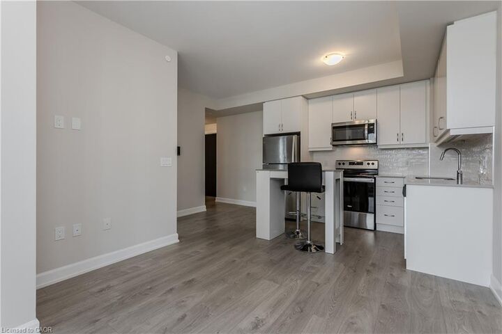 Property Photo:  3200 William Coltson Avenue 406  ON L6H 7W6 