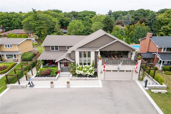 Property Photo: 404 Mountain Brow Boulevard E ON L8T 1A7