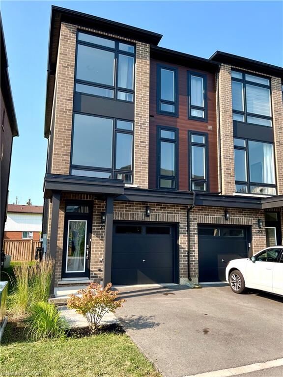 Property Photo: 270 Melvin Avenue 21 ON L8H 2K2
