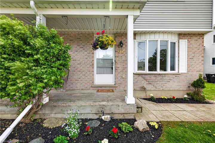 Property Photo:  62 Catherine Street  ON N3A 1Z8 