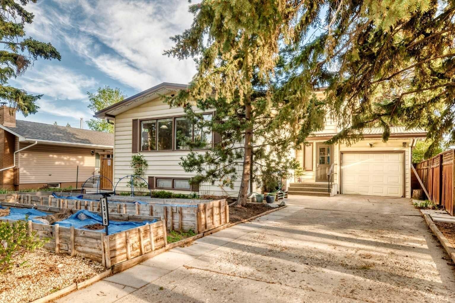 Property Photo:  1319 104 Avenue SW  AB T2W 0A7 