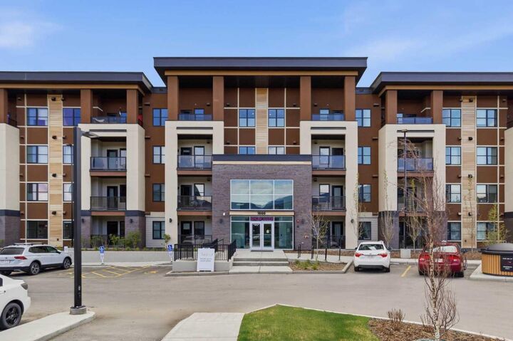 Property Photo: 81 Arbour Lake View NW 1306 AB T3G 0H4