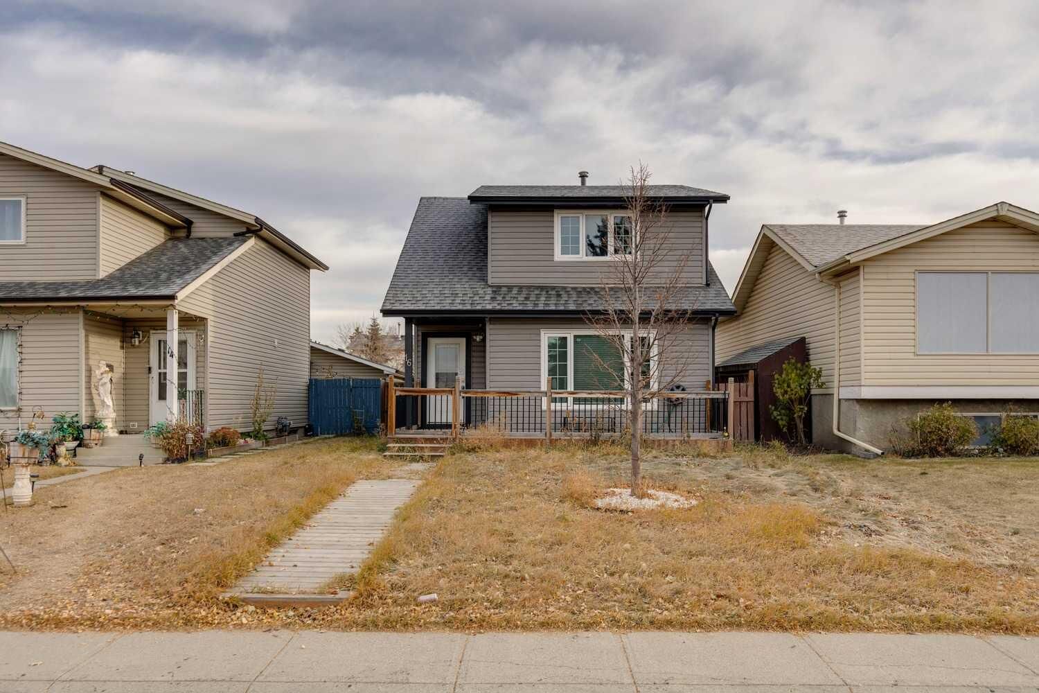 Property Photo: 16 Abalone Crescent NE AB T2A 6Y7