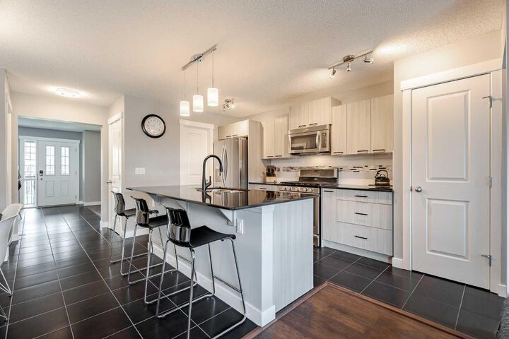 Property Photo:  110 Skyview Ranch Manor NE  AB T3N 0L9 