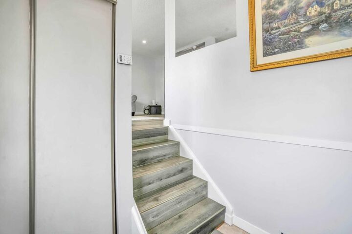 Property Photo:  76 Aberfoyle Close NE  AB T2A 6S6 