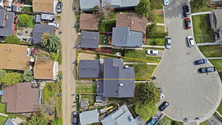 Property Photo: 248 Summerwood Place SE AB T4B 1W3