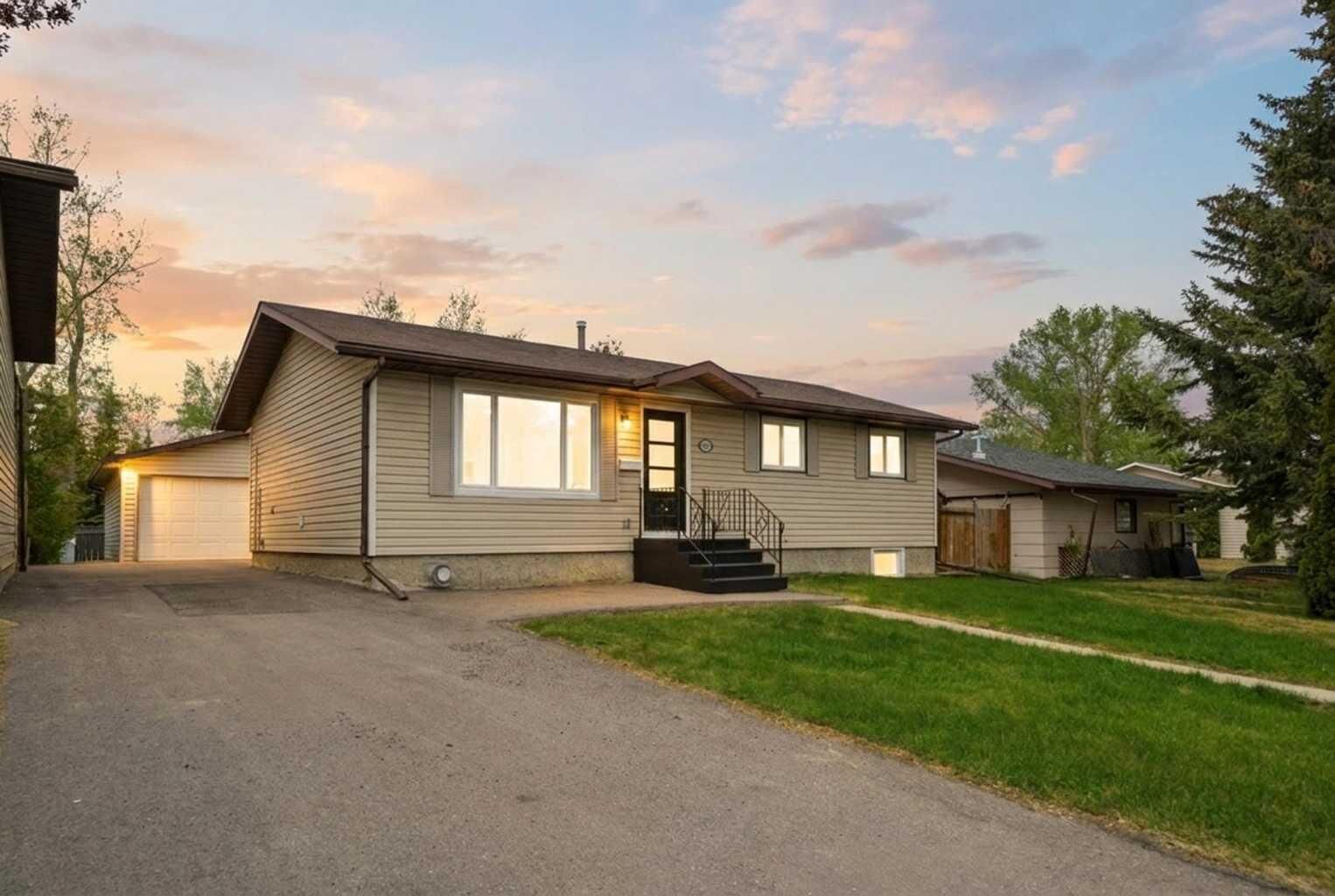 Property Photo:  105 Cunningham Crescent  AB T4P 2S2 