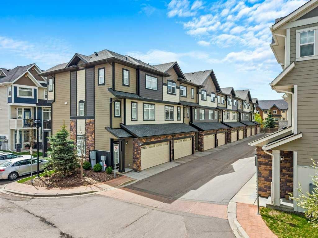 Property Photo: 205 Wentworth Row SW AB T3H 1Y1