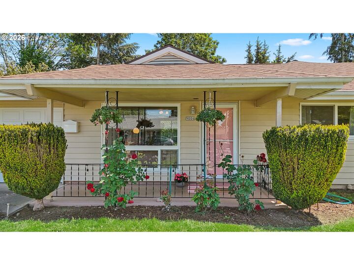 Property Photo: 9006 N Gilbert Ave OR 97203