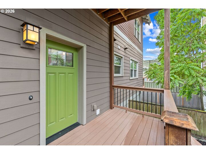 Property Photo: 71 NE Graham St OR 97212