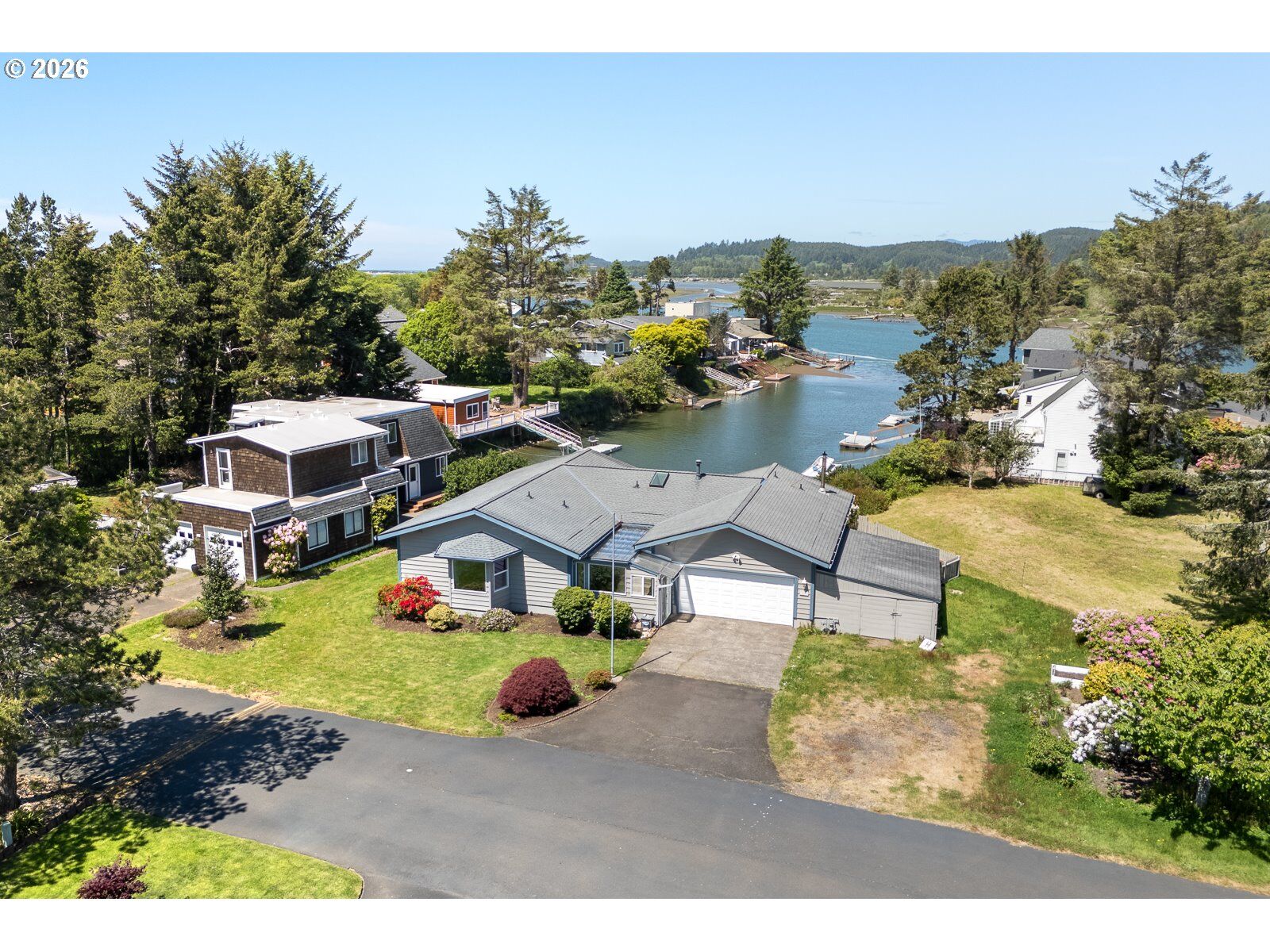 Property Photo: 9215 Trout Pl OR 97388