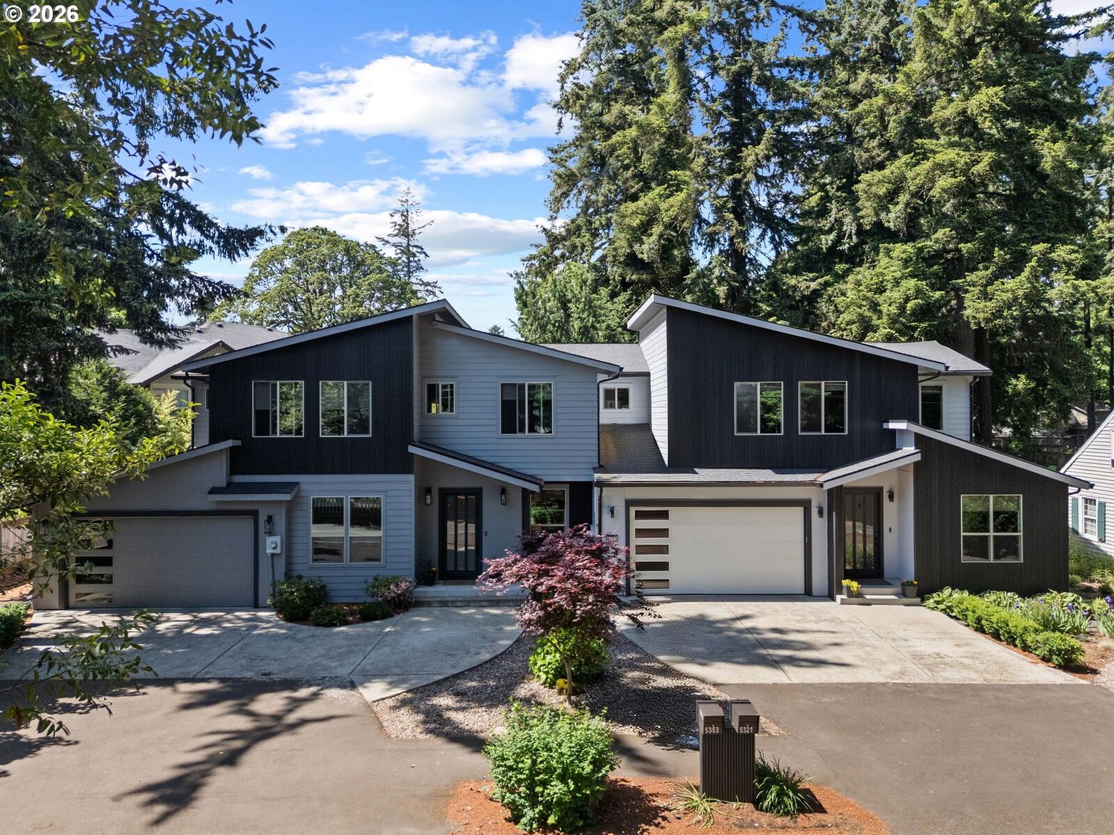 Property Photo: 5321 Lakeview Blvd OR 97035