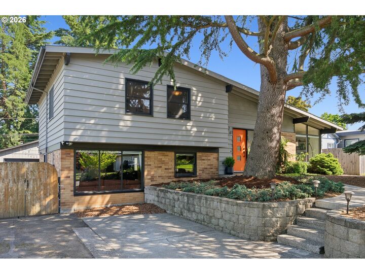 Property Photo:  2726 NE 137th Ave  OR 97230 