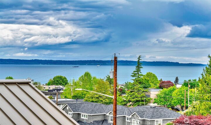 Property Photo: 750 Maple Street WA 98020